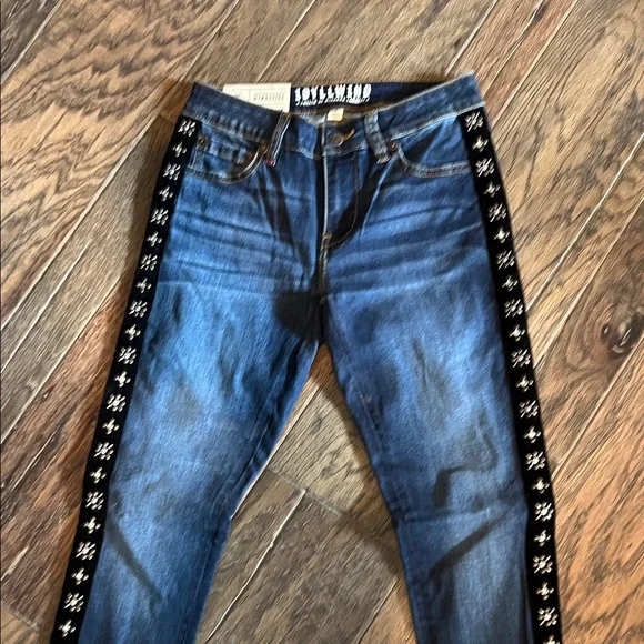 Idyllwind brand new Size 2 Embellished Blue Jeans - Picture 1 of 9